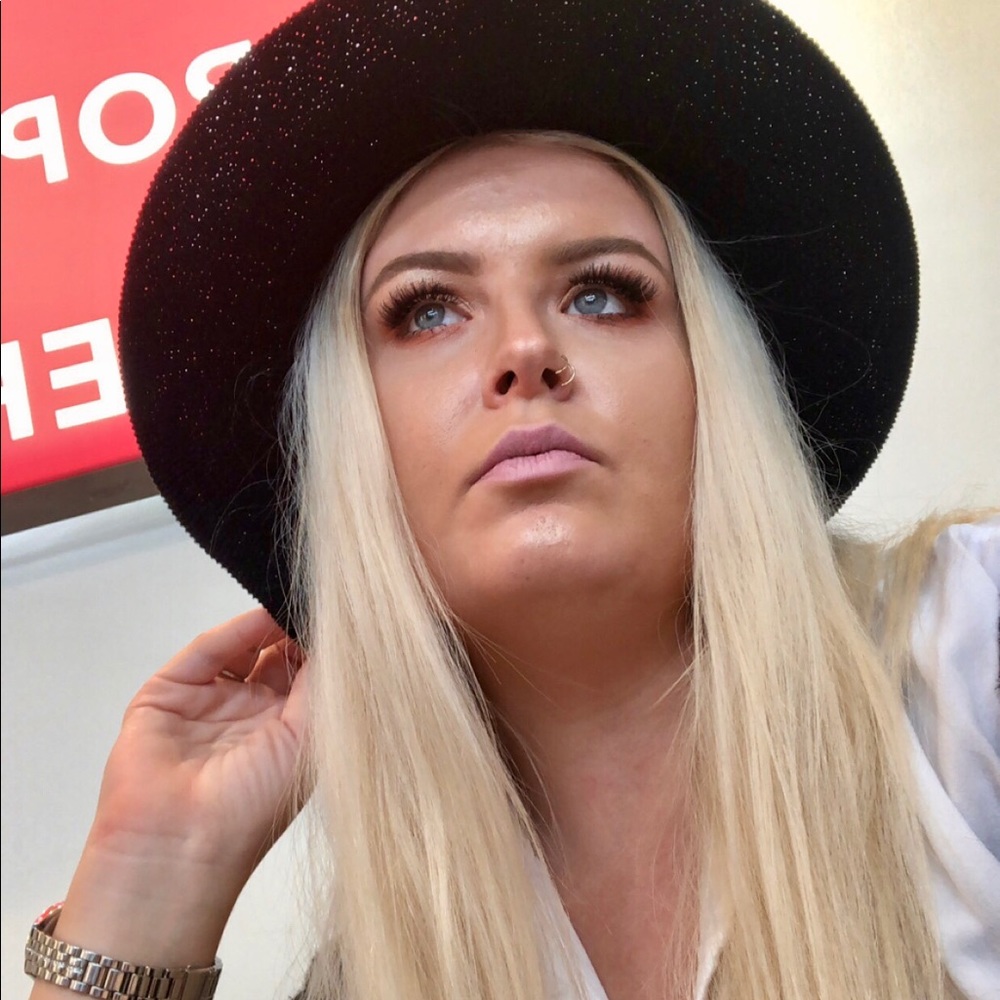 Meet your Posher, Megan